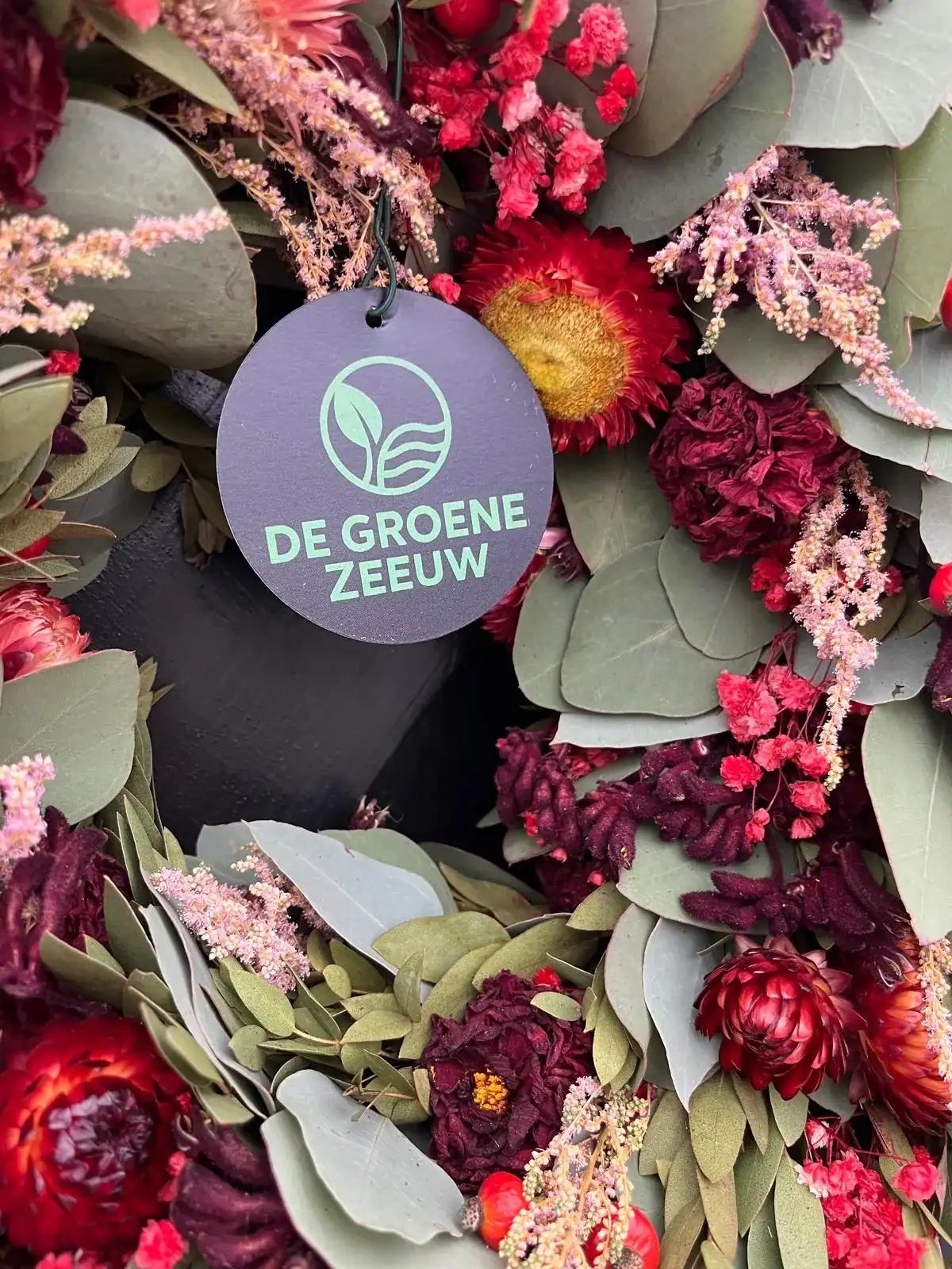 Deurkrans, pastel en zacht, met hortensia, handgemaakt door De Groene Zeeuw